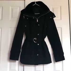 Quilted black winter jacket w/ belt and removable faux fur hood, Marc New York,M